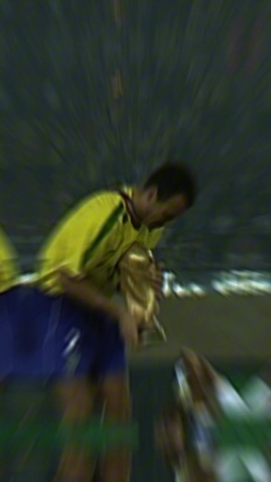 小碎步历历在目！FIFA官媒：一条视频看本世纪所有世界杯捧杯画面